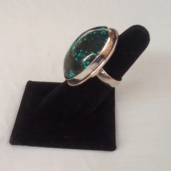 Sterling Silver Turquoise Oval Ring: Size (7) - Picture 12 of 12